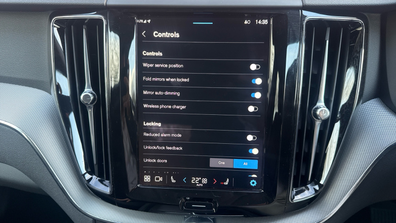 Volvo XC60 2.0 B5P Core 5dr AWD Geartronic Petrol Estate